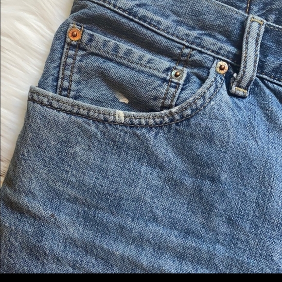Levi’s high waist cutoff denim shorts distressed - Picture 5 of 5